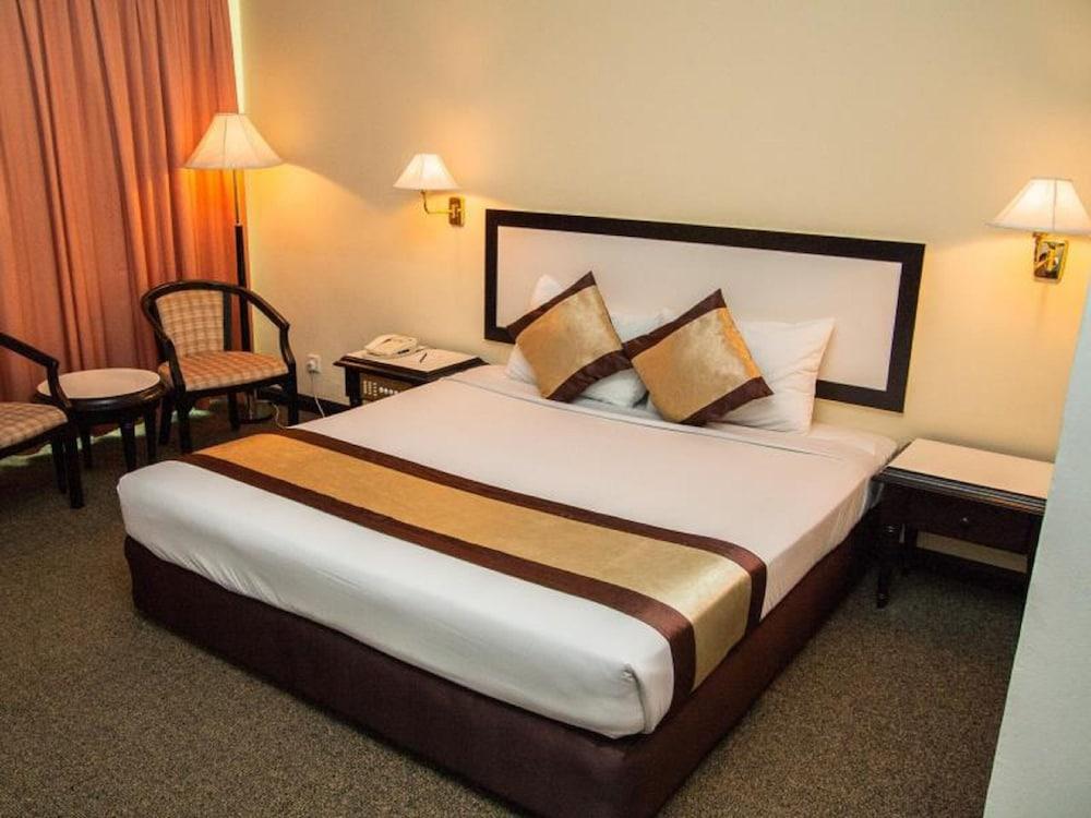 Summit Hotel Subang Usj Субанг Джая Екстериор снимка