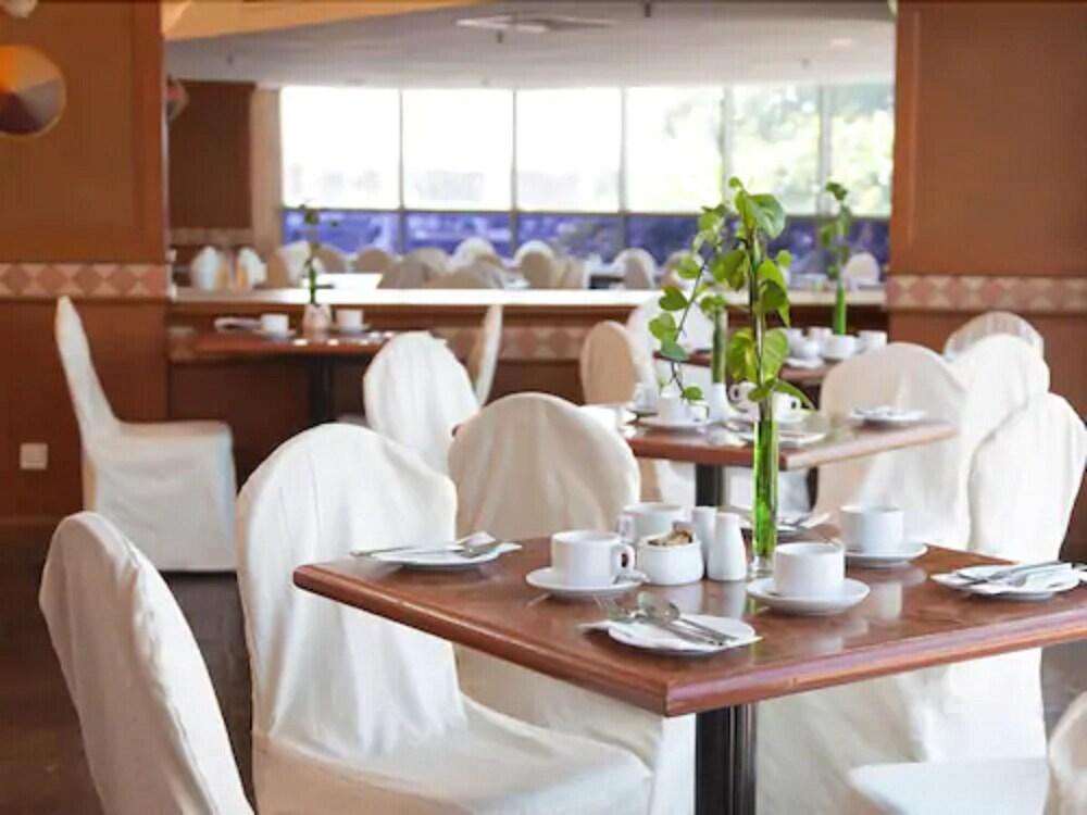 Summit Hotel Subang Usj Субанг Джая Екстериор снимка