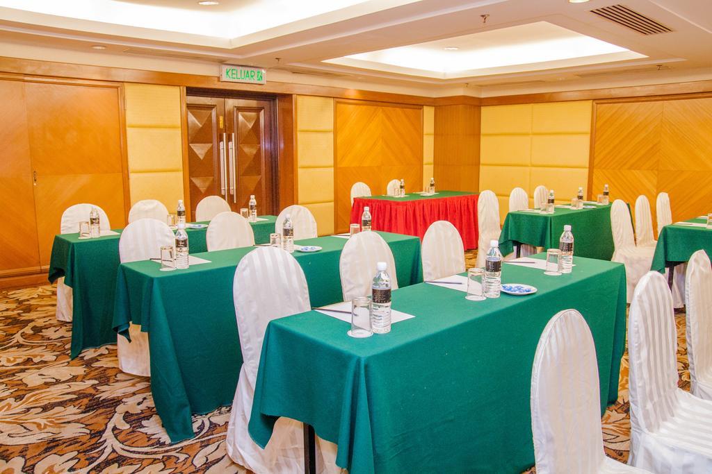 Summit Hotel Subang Usj Субанг Джая Екстериор снимка