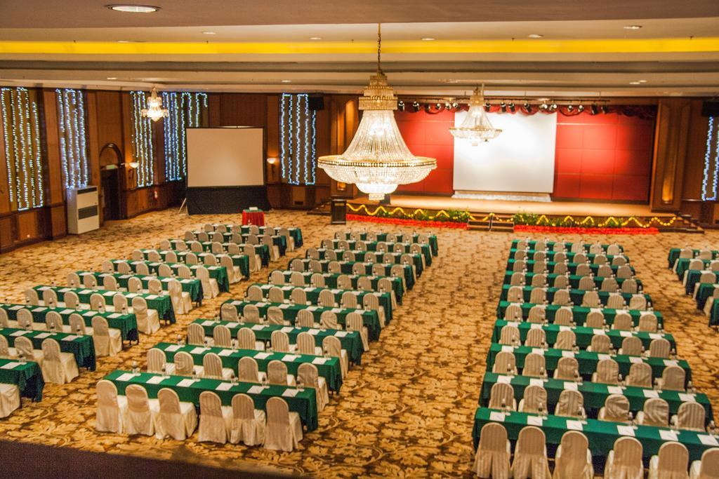 Summit Hotel Subang Usj Субанг Джая Екстериор снимка