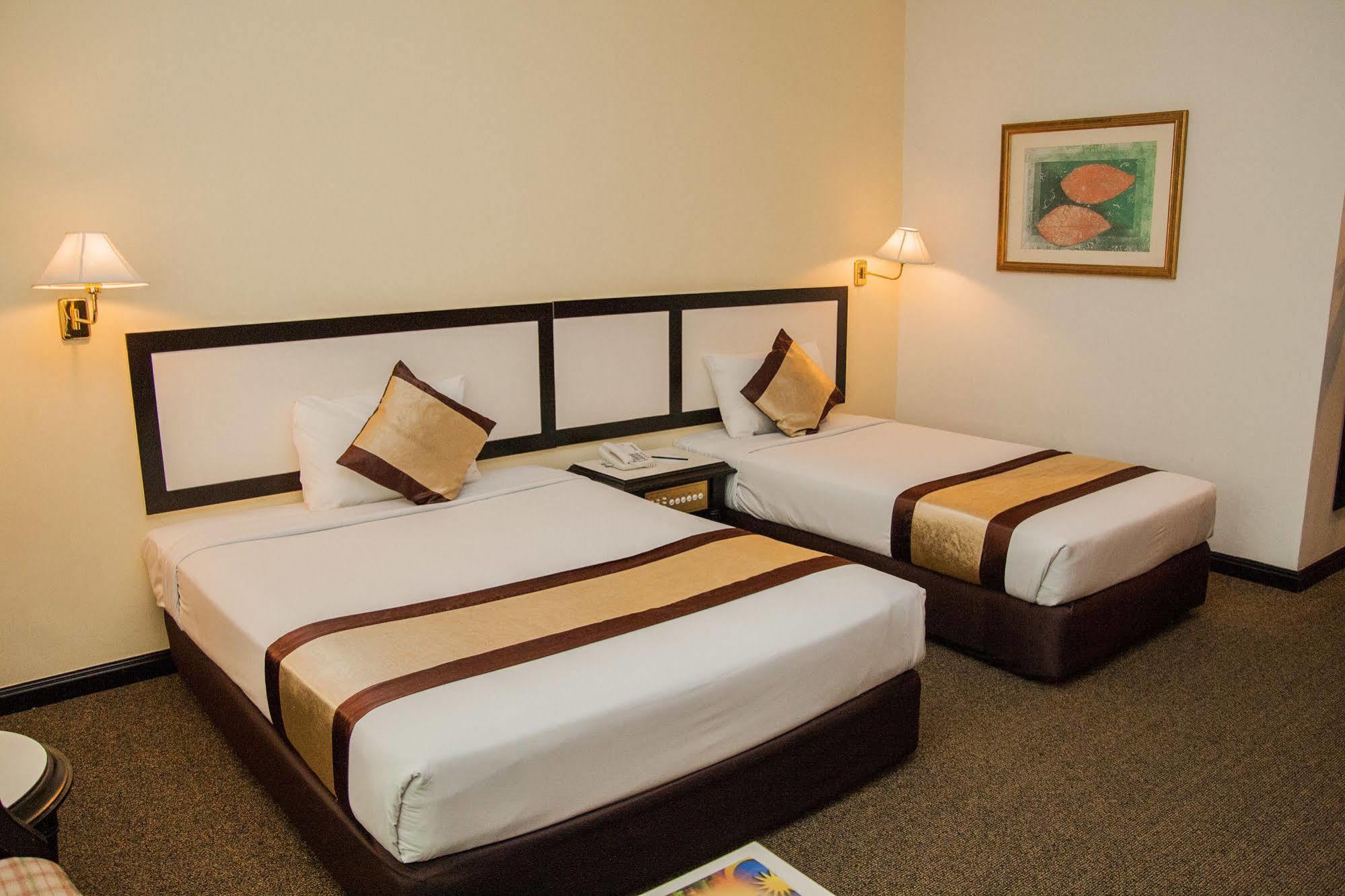 Summit Hotel Subang Usj Субанг Джая Екстериор снимка